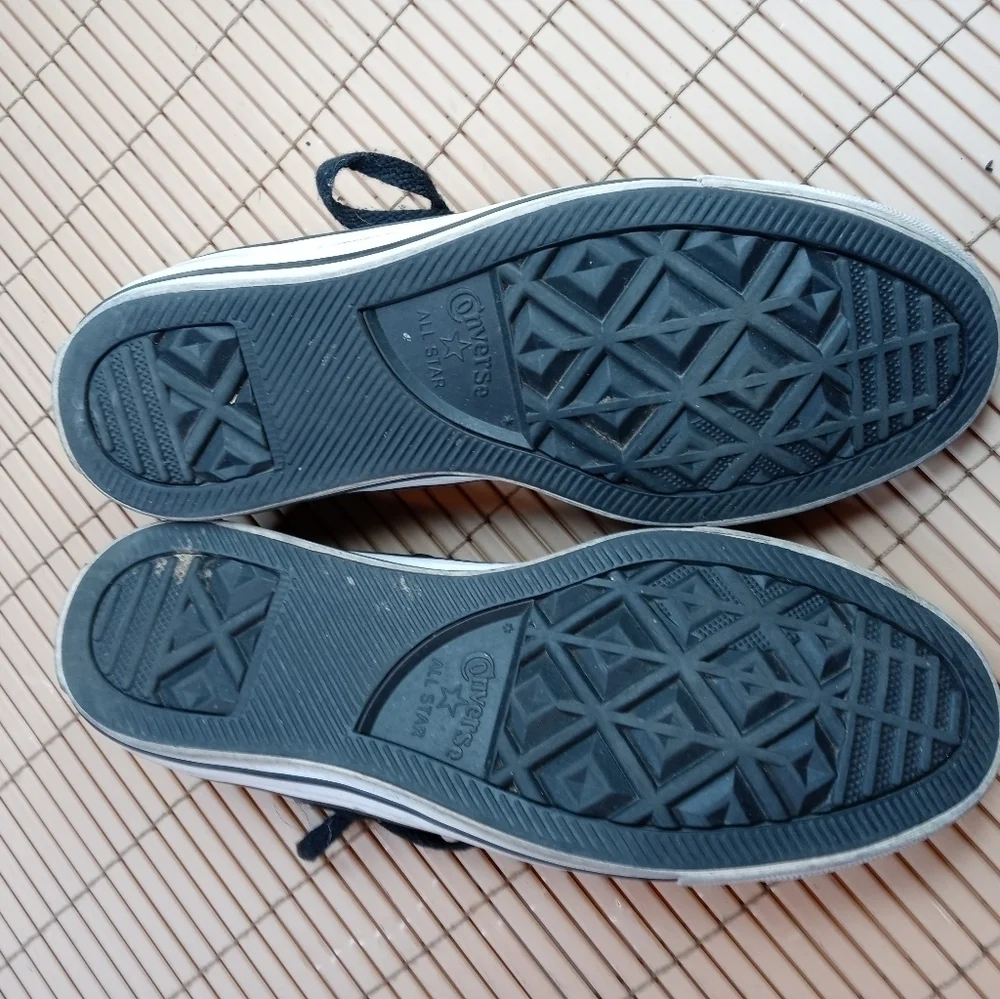 Converse All Stars black leather high tops fashion sneakers. Men's 7. Wo…
